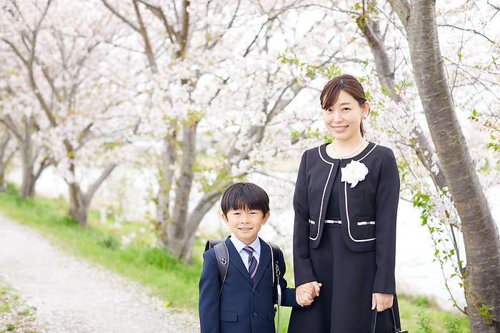 Japanese elementary school boy and his mother