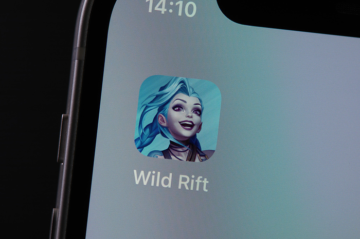 smartphone app The  League of Legends:Wild Rift  app is seen on a smartphone in Tokyo, Japan, November 10, 2021.  Photo by Shingo Tosha AFLO 