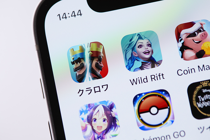 smartphone app The logos of mobile game apps Clash Royale and League of Legends:Wild Rift, are displayed on a screen in Tokyo, Japan, November 10, 2021.  Photo by Shingo Tosha AFLO 