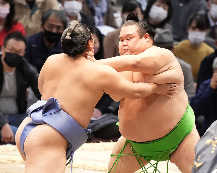 Sumo Tournament, Kyushu, 9th day Chiyomaru attacks Shozaru  left  with a thrusting push on the ninth day of the Kyushu Grand Sumo Tournament, November 22, 2021  date 20211122  place Fukuoka International Center