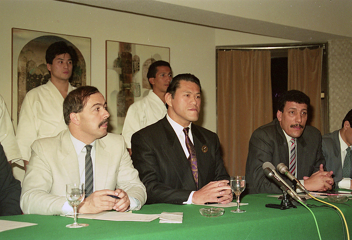 1990 Antonio Inoki Speech in Iraq December 1, 1990 New Japan Pro Wrestling arrives and Antonio Inoki  middle , a member of the House of Councillors, arrives at the press conference in Baghdad, Iraq.
