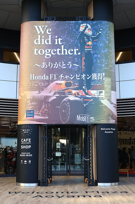 Honda wins F1 championship in its final season A sign celebrating Red Bull Racing Honda driver Max Verstappen s world championship title is seen at the Honda headquarters in Tokyo, Japan on December 15, 2021. Honda won F1 championship in its final season.  Photo by AFLO SPORT 