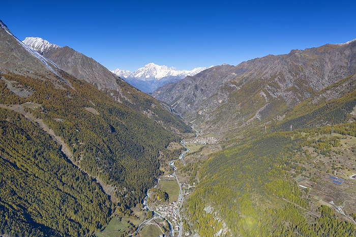 Italy panoramic view of the Cogne valley in autumn day, municipality of Cogne, Aosta province, Valle d Aosta district, Italy, Europe, Photo by Carlo Conti