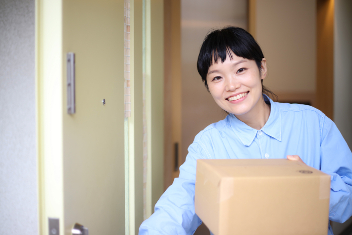 Woman receiving a delivery