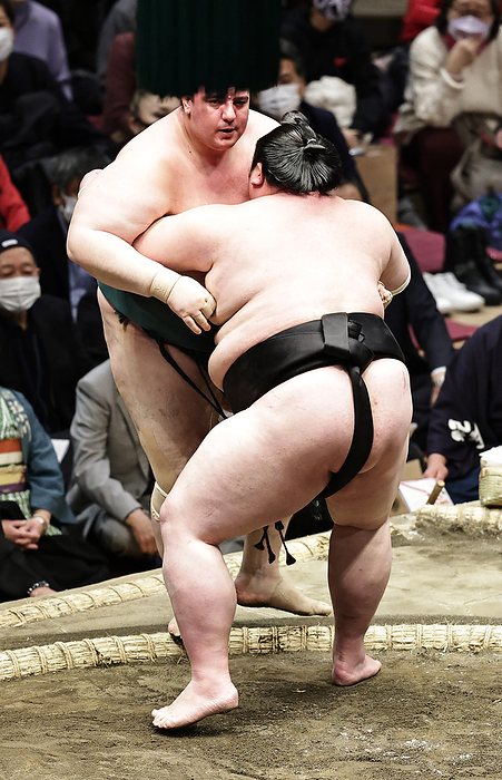 Grand Sumo Tournament, Day 5 Ryogoku Kokugikan Sumo Hatsujyo 5th day   Hekiyama  yori giri  Kenshou   Kenshou defeats Hekiyama  above  by yori giri   20 January 13, 2010 date taken 20220113 place taken Ryogoku Kokugikan