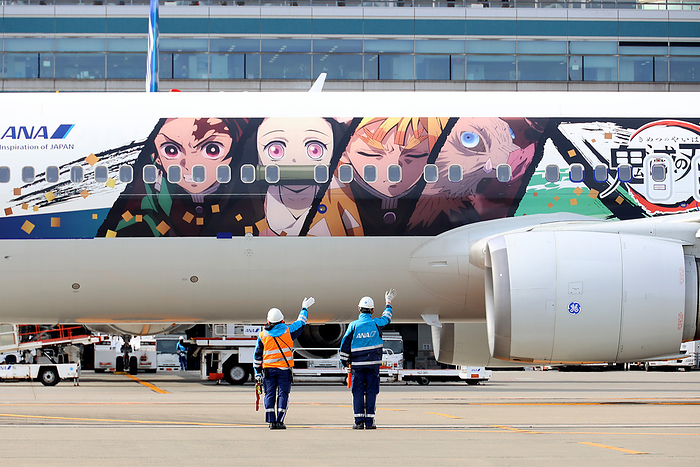 All Nippon Airways displays  Demon Slayer  jet designed with characters of comic of Demon Slayer January 30, 2022, Tokyo, Japan   Japanese largest air carrier All Nippon Airways   ANA  B 767 jet designed with characters of mega hit comics and animation series  Demon Slayer  leaves Tokyo s Haneda airport for a chartered flight on Sunday, January 30, 2022. ANA will start commercial flights of  Demon Slayer  jet on domestic routes from January 31.      Photo by Yoshio Tsunoda AFLO 