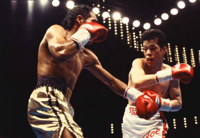 Joichiro Tatsuyoshi (JPN),
DECEMBER 21, 1996 - Boxing : Joichiro Tatsuyoshi (R) of Japan in action against Fernando Alanis (L) of Mexico during the Bantamweight match at Araddin Hotel in Las Vegas, USA.
(Photo by Mikio Nakai/AFLO) [0046].