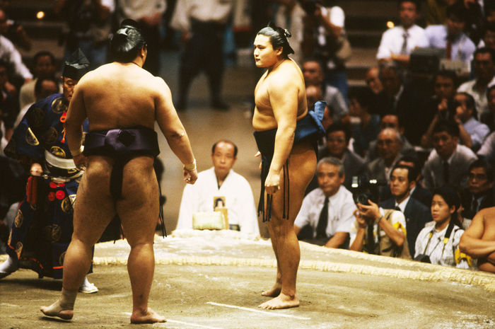 Takahanada (Fujishima),
SEPTEMBER 12, 1991 - Sumo : Takahanada (R) stares at his opponent Tochinowaka (L) before the match during the Grand Sumo Championship Autumn Series at Ryogoku Kokugikan in Tokyo, Japan.
(Photo by Shinichi Yamada/AFLO) [0348].