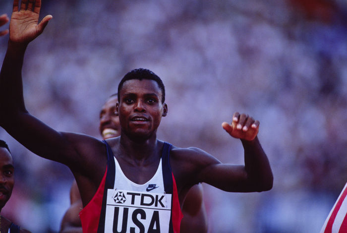 Carl Lewis (USA),
SEPTEMBER 1, 1991 - Athletics : Carl Lewis of the USA waves to the crowd after winning the Men's 4x100m Relay at the 1991 World Championships in Athletics at National Stadium in Tokyo, Japan. 
(Photo by Shinichi Yamada/AFLO) [0348]