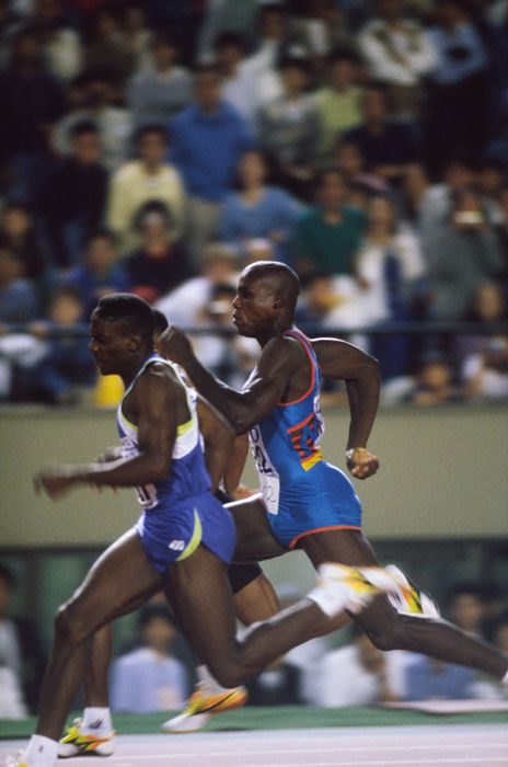 Carl Lewis (USA), Frank Frederics (NAM),
SEPTEMBER 19, 1992 - Athletics : Carl Lewis (R) of the USA and Frank Frederics (L) of Namibia compete during the Men's 100m at the TOTO Super Track and Field Meet 1992 at National Stadium in Tokyo, Japan.
(Photo by Shinichi Yamada/AFLO) [0348]
