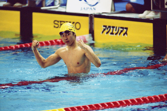 Kosuke Kitajima, Kosuke Kitajima
APRIL 19, 2000 - Swimming : Kosuke Kitajima celebrates after his race during the Men's 100m Breaststroke at the Japan Swimming Championship in Japan.
(Photo by Shinichi Yamada/AFLO) [0348].