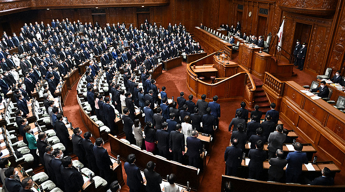 Plenary session of the lower house of the Diet adopts resolution condemning Russia. The plenary session of the House of Representatives, where the resolution condemning Russian aggression against Ukraine was adopted by a majority vote. In the foreground, at far right, is Taro Yamamoto, representative of the Reiwa Shinsengumi, which opposes the resolution, in the National Diet March 1, 2022, 1:07 p.m.  photo by Mikio Takeuchi.