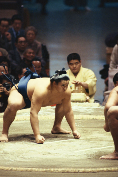 Takahanada, Takahanada
JANUARY 14, 1992 - Sumo : Takahanada stares at his opponent before the match during the Grand Sumo Championship Beginning Series at Ryogoku Kokugikan in Tokyo, Japan.
(Photo by Shinichi Yamada/AFLO) [0348].