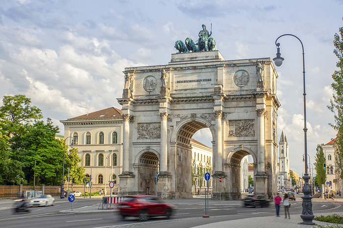 Germany, Bavaria, Munich, Street in front of Siegestor gate, Photo by Maria Maar