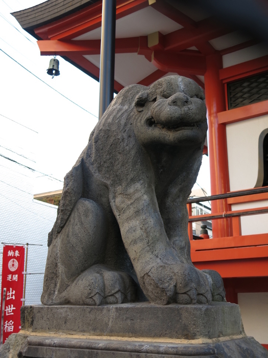 Stone tigers (komatora) remaining at Zenkokuji Temple in Kagurazaka