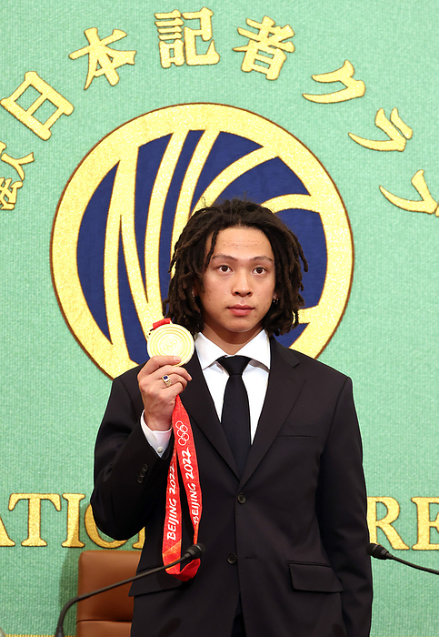 Beijing Olympics men s snowboard halfpipe gold medalist Ayumu Hirano holds a press conference March 18, 2022, Tokyo, Japan   Japanese snowboarder Ayumu Hirano who won the gold of Beijing Winter Olympics men s snowboard halfpipe displays his medal at a press conference at the Japan National Press Club in Tokyo on Friday, March 18, 2022. Hirano who won the solvers at 2014 and 2018 Olympics made a landing of the triple cork 1440 at the final and cliched the gold.   Photo by Yoshio Tsunoda AFLO  