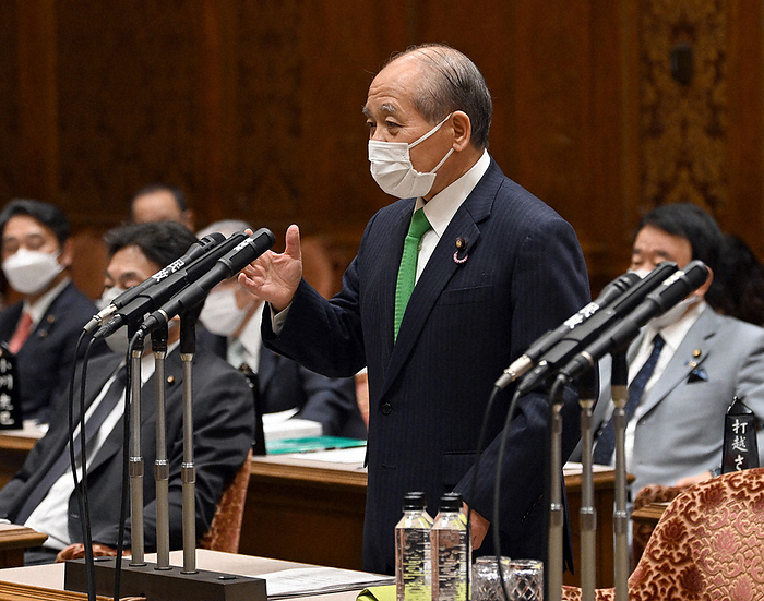 Budget Committee of the House of Councillors Muneo Suzuki of the Japan Restoration Association asks a question at the Budget Committee of the House of Councillors in the Diet on March 22, 2022, at 11:13 a.m. Photo by Mikie Takeuchi