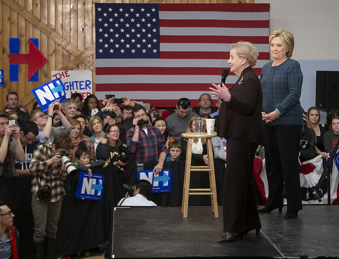 U.S. Democratic Nomination Contest Round 2: NH State Also Inevitably Fiercely Competitive February 6, 2016, Concord, New Hampshire, USA: Former U.S. Secretary of State Madeleine Albright campaigns for U.S. Democratic presidential candidate Hillary Clinton at a campaign rally in Concord, New Hampshire on February 6, 2016.  Albright dies at age 84 on March 23, 2022.  Photo by Keiko Hiromi AFLO   