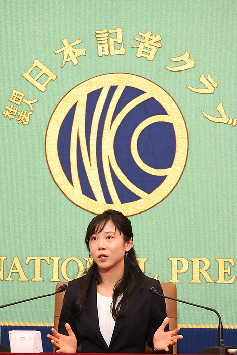 Beijing Olympics gold and silver medalist Miho Takagi of women s speed skate holds a press conference April 5, 2022, Tokyo, Japan   Japanese female speed skater Miho Takagi who won the gold and silver medals at the Beijing Winter Olympics speaks at the Japan National Press Club in Tokyo on Tuesday, April 5, 2022. Takagi won the one gold and three silvers at the Beijing Games and she won the medal of each color in the PyeongChang Winter Games in 2018.     Photo by Yoshio Tsunoda AFLO 