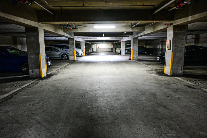 underground parking (garage)