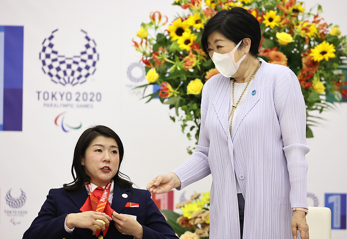 Beijing Olympics and Paralympics medalists receive Tokyo Residents Sports Award April 25, 2022, Tokyo, Japan   Beijing Winter Paralympics gold medalist Momoka Muraoka  L  chats with Tokyo Governor Yuriko Koike  R  as she received the Tokyo Residents Sports Award and the Tokyo Medal of Honor at the Tokyo Metropolitan Government office in Tokyo on Monday, April 25, 2022.     Photo by Yoshio Tsunoda AFLO 