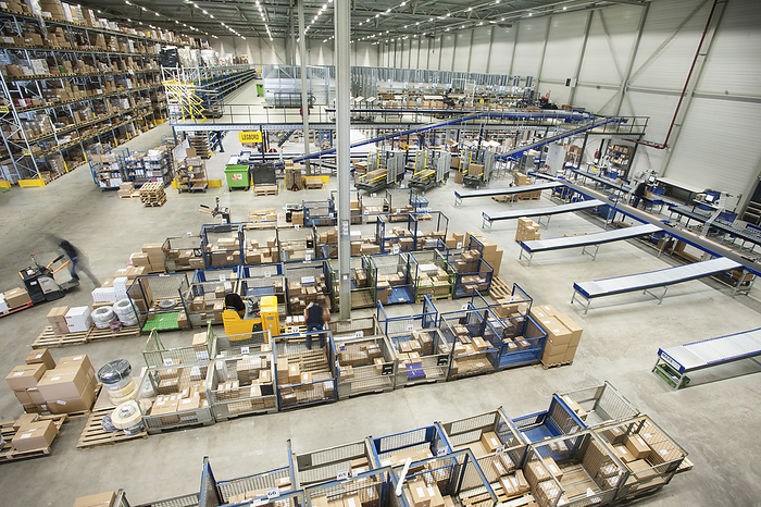 Distribution centre Overview of a distribution centre., by ARNO MASSEE SCIENCE PHOTO LIBRARY