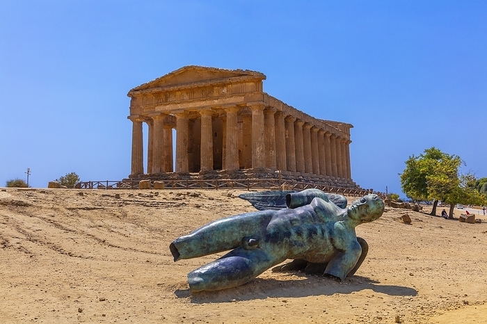 Temple of Concord, Valley of the Temples, Agrigento, Sicily, Italy Temple of Concoria, Valley of the Temples, UNESCO World Heritage Site, Agrigento, Sicily, Italy, Europe, Photo by ProCip