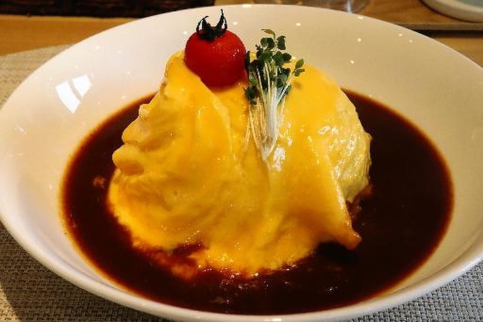 Yumayame Maine Dressed omelette rice  with a distinctive egg shape  June 24, 1:18 p.m. in Hachinohe City .