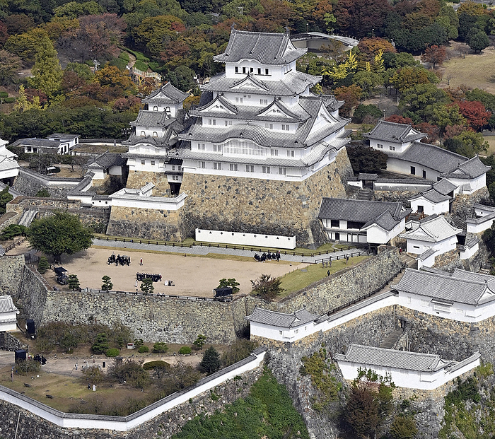 This spring, Himeji Castle, a national treasure, welcomed a  new lord  for the first time in 153 years. The price was 30 million yen. The new owner was treated with unprecedented hospitality, but his identity was kept secret. We went behind the scenes to find out more. Himeji Castle, a World Heritage Site This spring, Himeji Castle, a national treasure, welcomed a  new lord  for the first time in 153 years. The price was 30 million yen. The new owner was treated with unprecedented hospitality, but his identity was kept secret. We went behind the scenes to find out more. Himeji Castle, a World Heritage site, in Himeji City, Hyogo Prefecture, on October 27, 2021, from a helicopter of the head office.