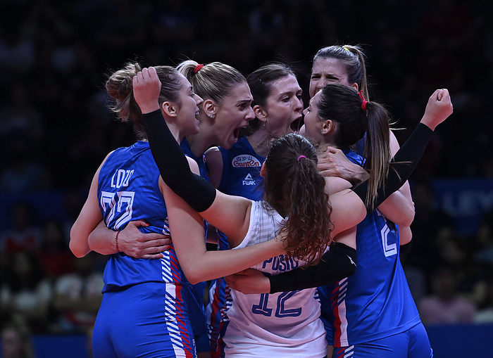 2022 Volleyball Nations League Women  Serbia players celebrates for their score during the FIVB Volleyball Women s National League pool 2 first week match between Serbia Women and Netherlands Women at Ankara Sports Hall in Ankara, Turkey on June 05, 2022.  Photo : Seskimphoto  PUBLICATIONxNOTxINxTUR