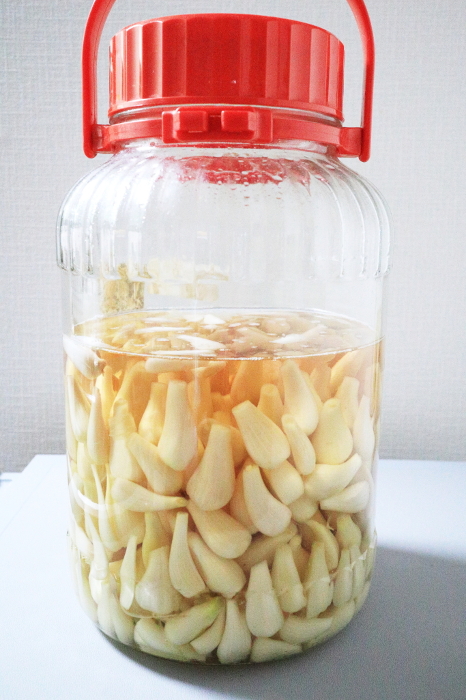 Pickled rakkyo in jars