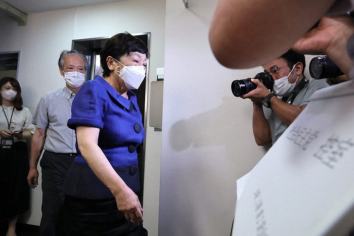 2022 House of Councillors Election: Social Democratic Party Leader Fukushima holds press conference Mizuho Fukushima, leader of the Social Democratic Party, enters the waiting room of the vote counting center in Chiyoda Ward, Tokyo, Japan, on the afternoon of July 10, 2022. 9:01 a.m., photo by Taisuke Wada