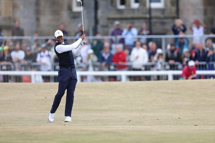The 150th British Open Championship United States  Tiger Woods plays a shot during the first round of the 150th British Open Championship at St Andrews Old Course in Fife, Scotland on July 14, 2022.  Photo by Koji Aoki AFLO SPORT 