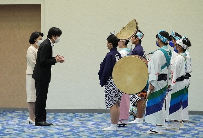 Prince and Princess Akishino interacting with high school students who performed the Awa Odori dance Prince and Princess Akishino interacting with high school students who performed the Awa Odori dance on the afternoon of July 28, 2022 in Tokushima City  Representative   Photo taken 