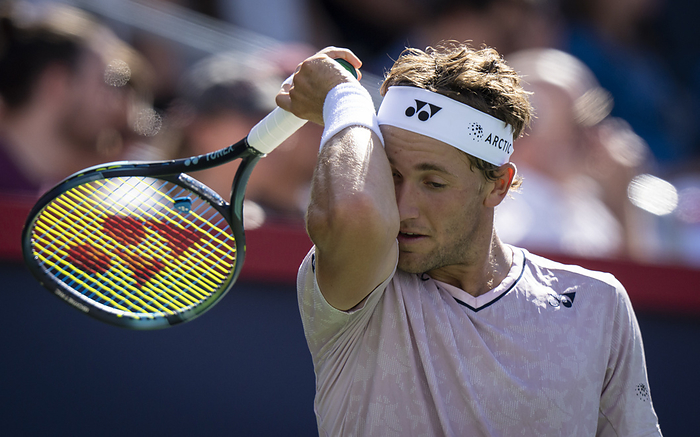 ATP Tennis   Montreal Casper Ruud of Norway wipes his face during his semi final at the National Bank Open at Stade IGA on August 13, 2022 in Montreal, Canada.  Photo by Mathieu Belanger AFLO 
