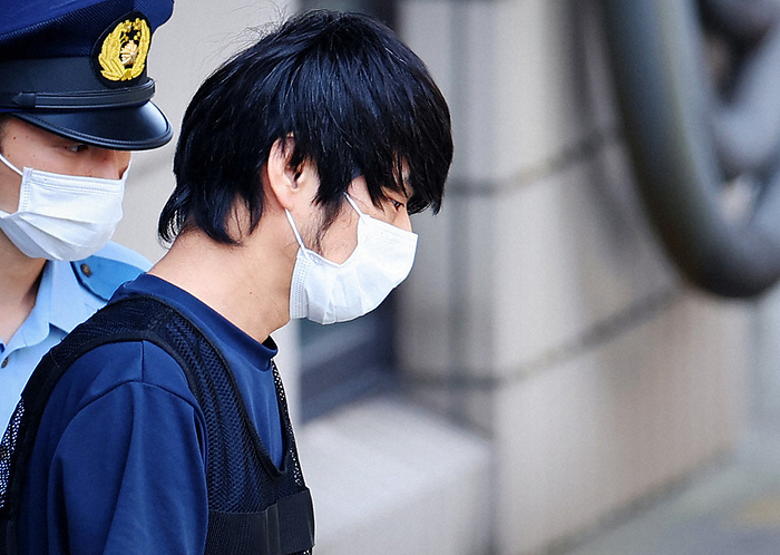 Suspect Tetsuya Yamagami being transferred for evaluation and detention Tetsuya Yamagami, a suspect being transferred to Nara City for evaluation and detention, 10:13 a.m., July 25, 2022  photo by Hiroki Takigawa