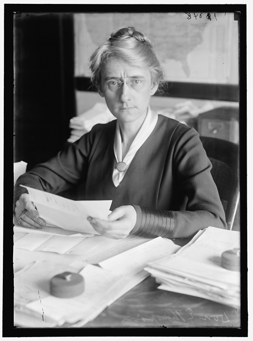 D.E. Thompson, between 1913 and 1918. Creator: Harris  amp  Ewing. D.E. Thompson, between 1913 and 1918. Woman with paperwork.