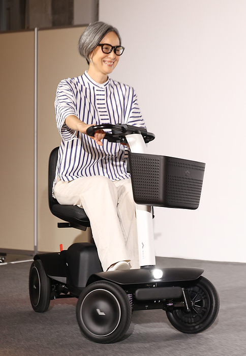 WHILL Model S scooter that can be driven on sidewalks September 13, 2022, Tokyo, Japan   A model demonstrates to drive Japan s personal mobility company Whill s new mobility  Whill model S  for elderly people who return their driver s licenses in Tokyo on Tuesday, September 13, 2022. Whill is expecting to put it on the market end of this year.    Photo by Yoshio Tsunoda AFLO  