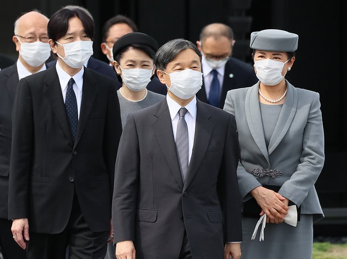 Japanese Emperor naruhito and Empress Masako leave to London for the state funeral of Brtish Queen Elizabeth II September 17, 2022, Tokyo, Japan   Japanese Emperor Naruhito  C  and Empress Masako  R  walk to the government plane as they leave to London to attend the state funeral of British Queen Elizabeth II at the Tokyo International Airport in Tokyo on Saturday, September 17, 2022, while Crown Prince Akishino  L  and Crown Princess Kiko follow them.    Photo by Yoshio Tsunoda AFLO 