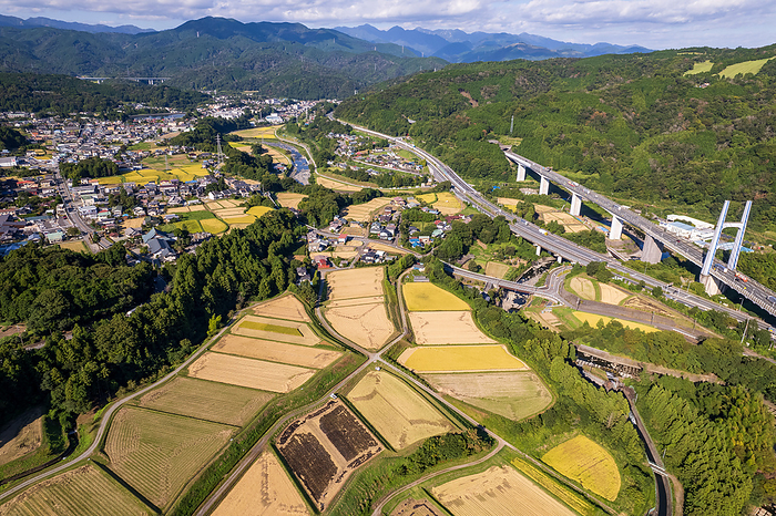 Rural landscape of Takenoshita, Shizuoka Prefecture Rural landscape of Takenoshita, Oyama Town and the Tomei Expressway