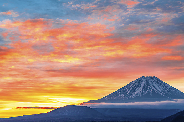 Morning glow of Mt. Fuji from Lake Motosuko, Yamanashi Prefecture