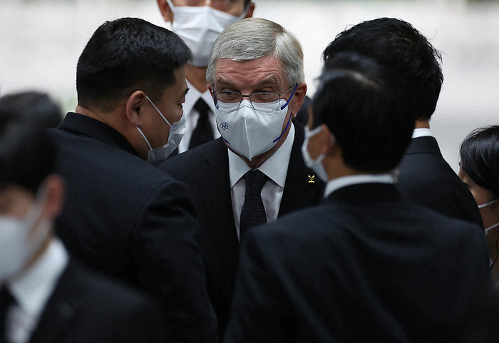 Former Prime Minister Abe s state funeral held at Nippon Budokan International Olympic Committee  IOC  President Bach  center  arrives at the site of former Prime Minister Shinzo Abe s state funeral at the Nippon Budokan in Tokyo, Japan, at 1:30 p.m. on September 27, 2022  photo by Yuki Miyatake 