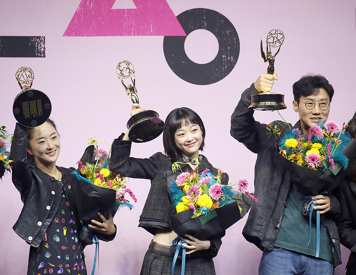 Press conference celebrating six Emmy titles of  Squid Game  in Seoul  L R  Chae Kyoung Sun, Lee Yoo Mi and Hwang Dong Hyuk, Sep 16, 2022 : Production designer Chae Kyoung Sun of  Squid Game , a winner of the Emmy award for the best production design for a narrative contemporary program, actress Lee Yoo Mi, a winner of the Emmy award for outstanding guest actress in a drama series and director Hwang Dong Hyuk pose at a press conference held to celebrate the Netflix series  six Emmy wins in Seoul, South Korea. The South Korean survival drama tv series created by Hwang Dong Hyuk for Netflix bagged a total of six Emmy titles including best director for Hwang and best drama series actor for Lee Jung Jae at the 74th edition of the Primetime Emmy Awards. The Netflix original became the first non English TV show ever to win the Emmys that recognize outstanding TV programming for the year in the United States.  Photo by Lee Jae Won AFLO   SOUTH KOREA 