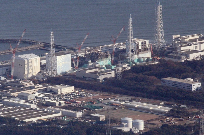 Great East Japan Earthquake, Fukushima Daiichi Nuclear Power Plant Accident Fukushima Daiichi Units 1 4 Reactors declared in  cold shutdown state Fukushima Daiichi Nuclear Power Plant, where the reactors have been declared in a  cold shutdown state.  From left to right  Units 1, 2, 3, and 4, about 20 kilometers northwest of the plant, at 2:32 p.m. on December 15, 2011, photo by Satoshi Ishii from a Honsha helicopter.