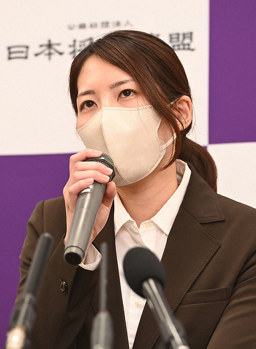 Kana Seirei Satomi answers questions at a press conference after being rejected from the professional transfer examination. Kana Seirei Satomi answers questions at a press conference after being rejected from the professional transfer examination, in Fukushima ku, Osaka, October 2022. Photo by Ryoichi Mochizuki, 5:31 p.m., October 13