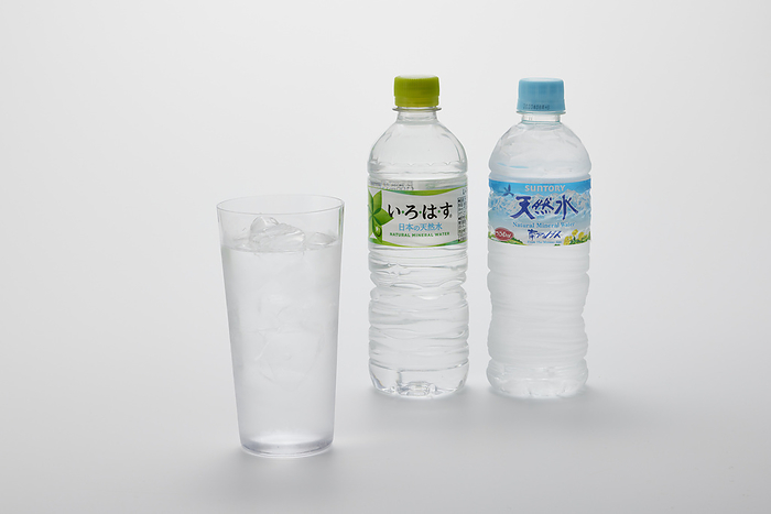 The plastic bottle water I LOHAS is plastic bottle water of Coca Cola Bottlers Japan Inc., Suntory Tennensui is plastic bottle water of Suntory Holdings Limited in Tokyo, Japan on October 13, 2022. At a time when these price are rising.  Photo by Hideki Yoshihara AFLO 