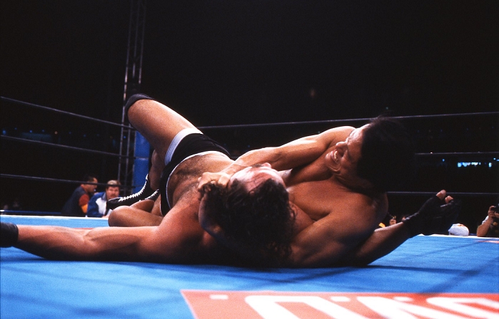 Antonio Inoki Retirement match Finished Frye with a ground cobra.  R L  Antonio Inoki, Don Frye, APRIL 4, 1998   Pro Wrestling : Antonio Inoki fights against Don Frye in his retirement bout during the New Japan Pro Wrestling event at Tokyo Dome in Tokyo, Japan.