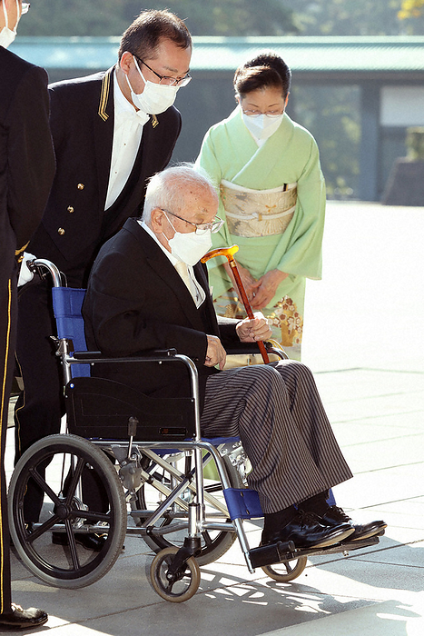 2022 Order of Culture, Parental Decoration Ceremony Japanese style painter Atsuyuki Uemura  foreground  heads to the ceremony to receive the Order of Culture at the Palace, South Kurumayoro, November 3, 2022 a.m. 9:49 a.m.  representative photo 