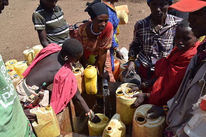 People gather at wells for precious water People gather at a well in search of precious water in a suburb of Marsabit, northern Kenya, at 10:21 a.m. on September 30, 2022, photo by Mitsuyoshi Hirano.