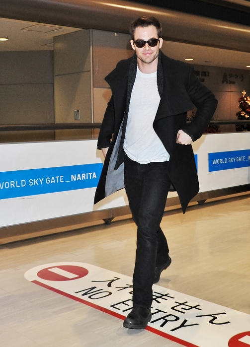 Chris Pine, Dec 03, 2012 : Tokyo, Japan : Actor Chris Pine arrives at Narita International Airport in Chiba prefecture, Japan on December 3, 2012.